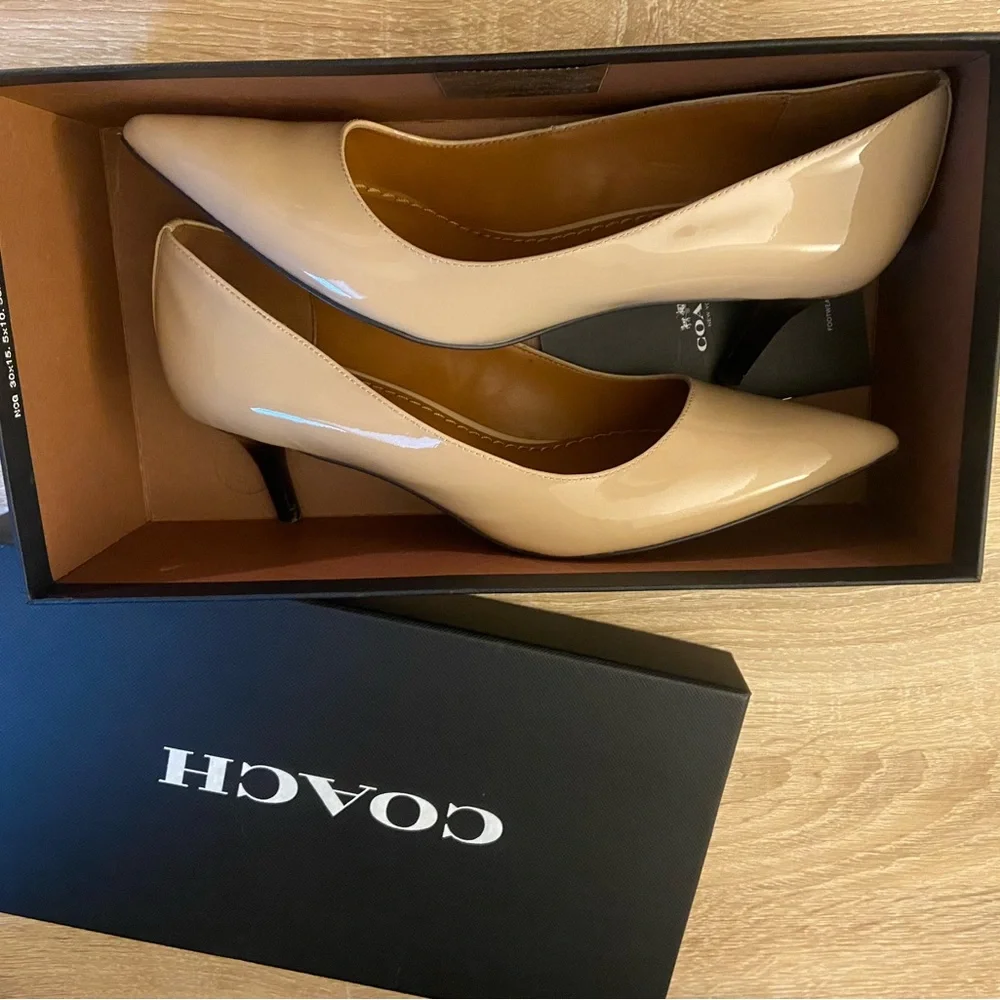 Coach Tan Heels Pointed Toe Classic - Picture 11 of 11